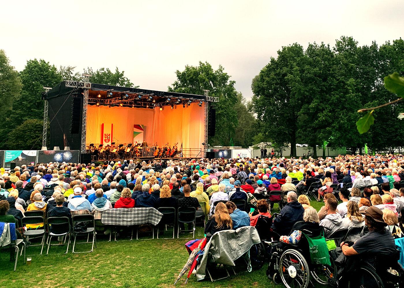 Event Catering,Grill Catering,Public Events Berlin,BBQ Bandit,Public Catering,Nachhaltigkeit,Projekte,Unser Service,nachhaltige Veranstaltung,Grillspezialitäten Berlin,Veranstaltung Berlin,Reich Eventservice,Eventservice,Mobiles Catering,Reisegastronomie,Silvester am Brandenburger Tor 2025,Eventcaterer